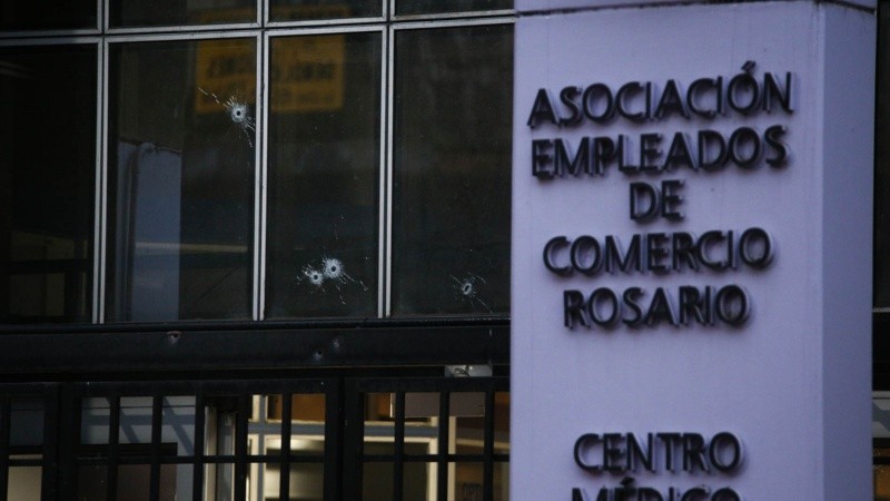 Rosario: balearon la sede del Sindicato de Comercio 
